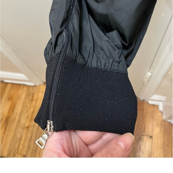 Prada exercise pants. Size 2 - Picture 3 of 10
